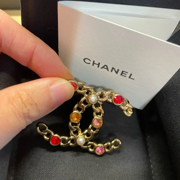 Chanel 2021 Crystal Pearl Brooch Accessories
